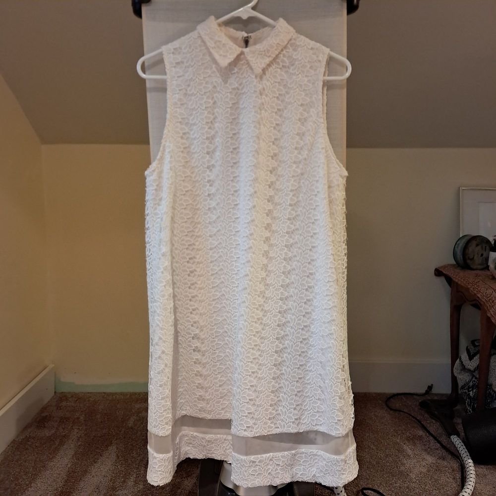 Alice + Olivia M Sleeveless Lace Dress